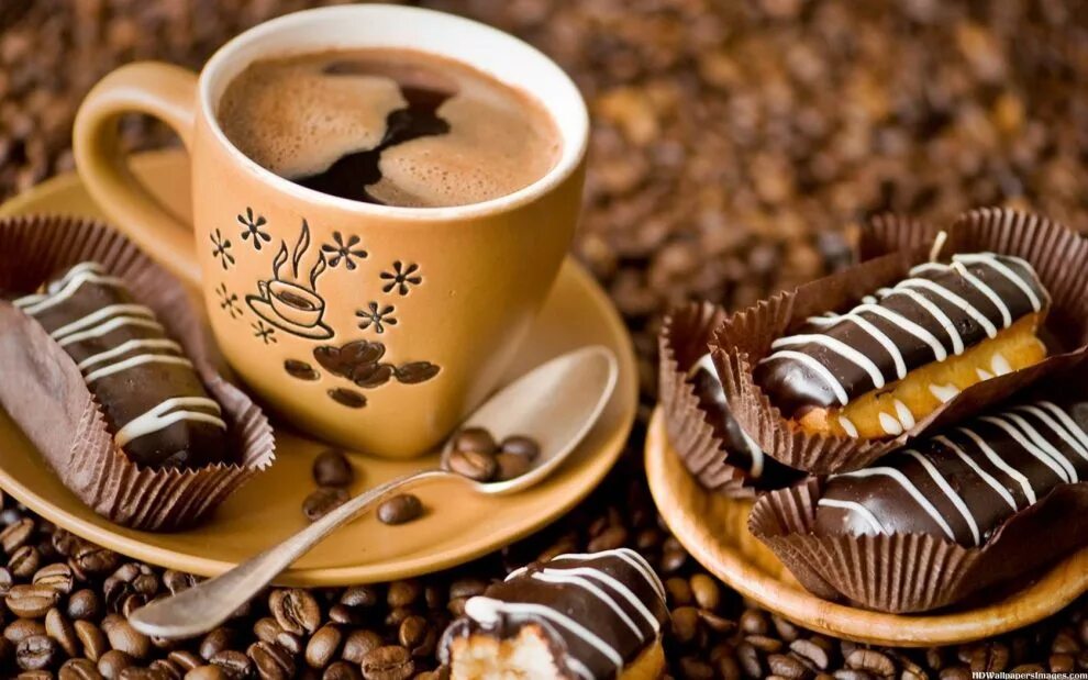 Кофе шоколадом картинки. Кофе. Кофе и шоколад. Чай кофе шоколад. Красивая чашка кофе.