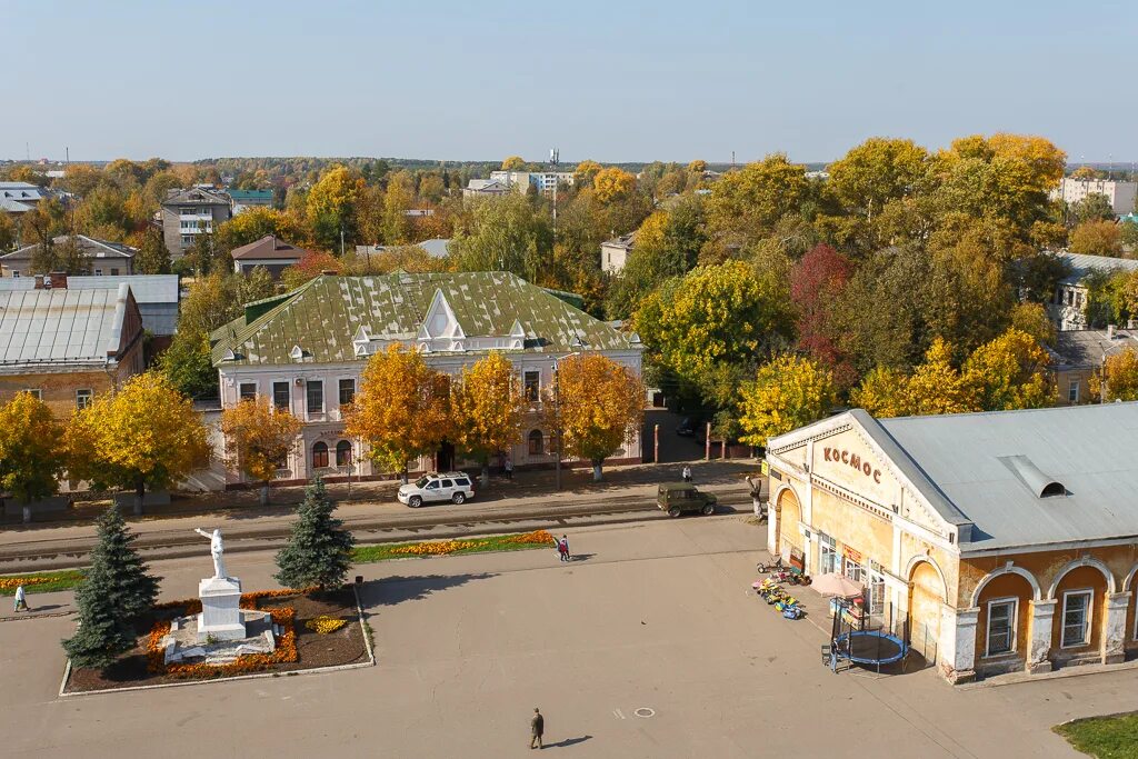 Погода слободской кировская область. Город Слободской осенью. Слободской панорама. Слободской Кировская область вид сверху. Достопримечательности Слободской осенью.