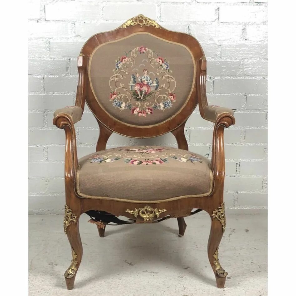 Кресло 19 век бидермейер. Кресло Танета 19 век. Старинные кресла 19 века. Кресло Вольтер антикварное. Старинный стул купить