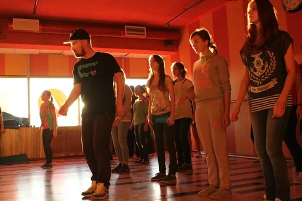 Art of motion. Студия танца art of motion. лазертаг в меридиан электростали. art of motion электросталь.