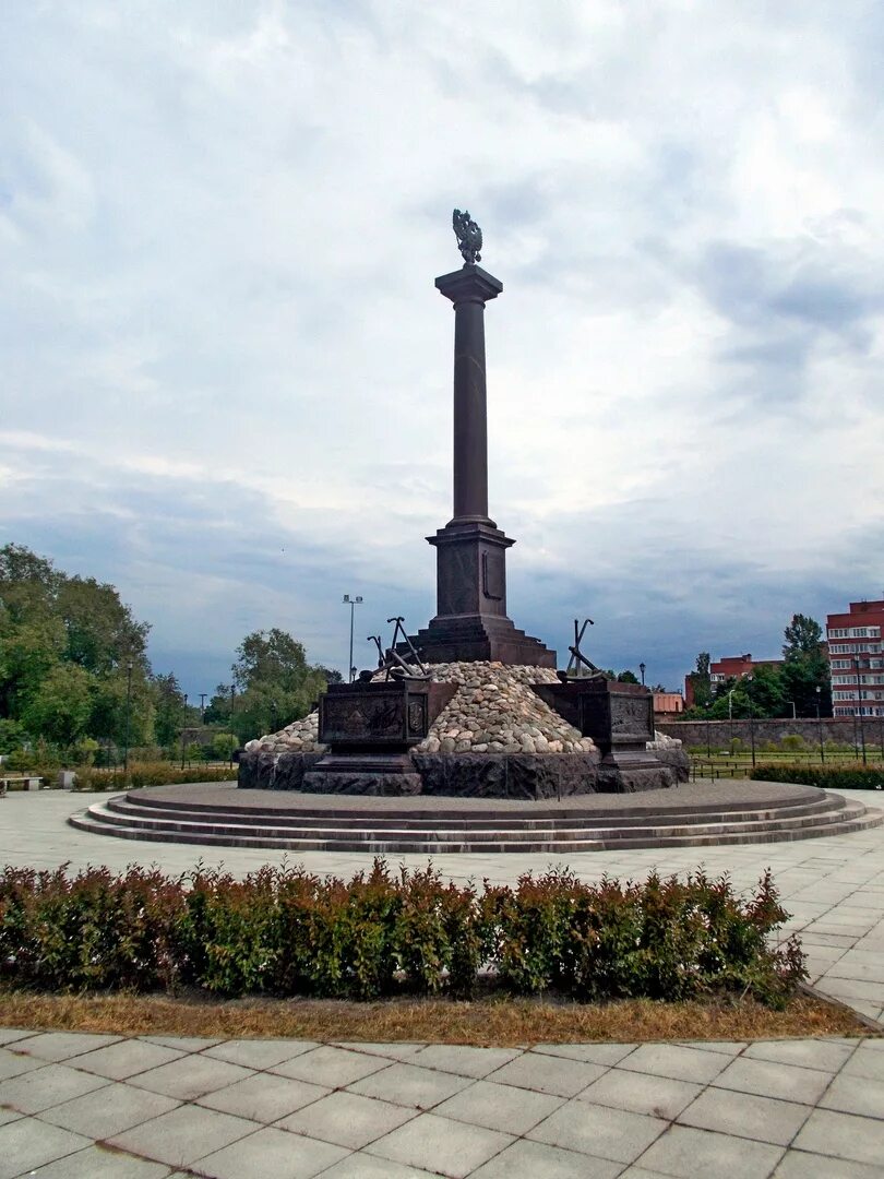 Кронштадт город герой. Кронштадт город воинской славы. город воинской славы кронштадт фото.
