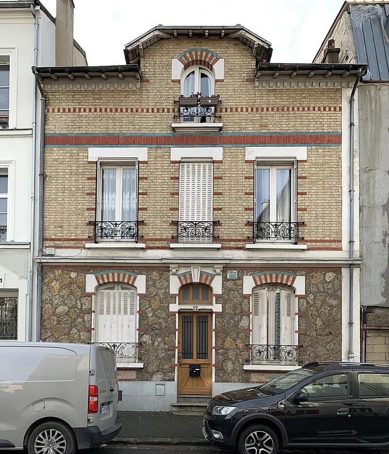 12 maison. 12 maison. 12 maison. Гюмри balkon frunz. 12 maison.