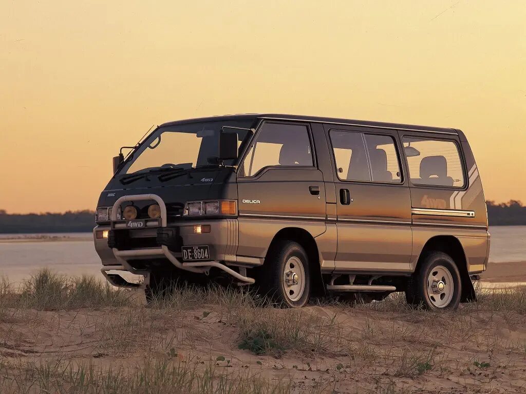 Mitsubishi l300 4wd. Mitsubishi Delica 4x4. Mitsubishi Delica 1986. Mitsubishi Delica 3 поколение.