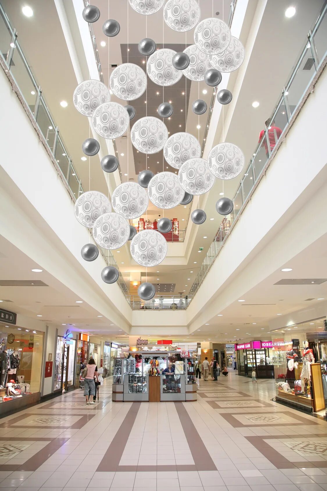 атриум на курской магазины обуви список. атриум на курской. открытки атриум. украшение торговых центров. атриум рязань.