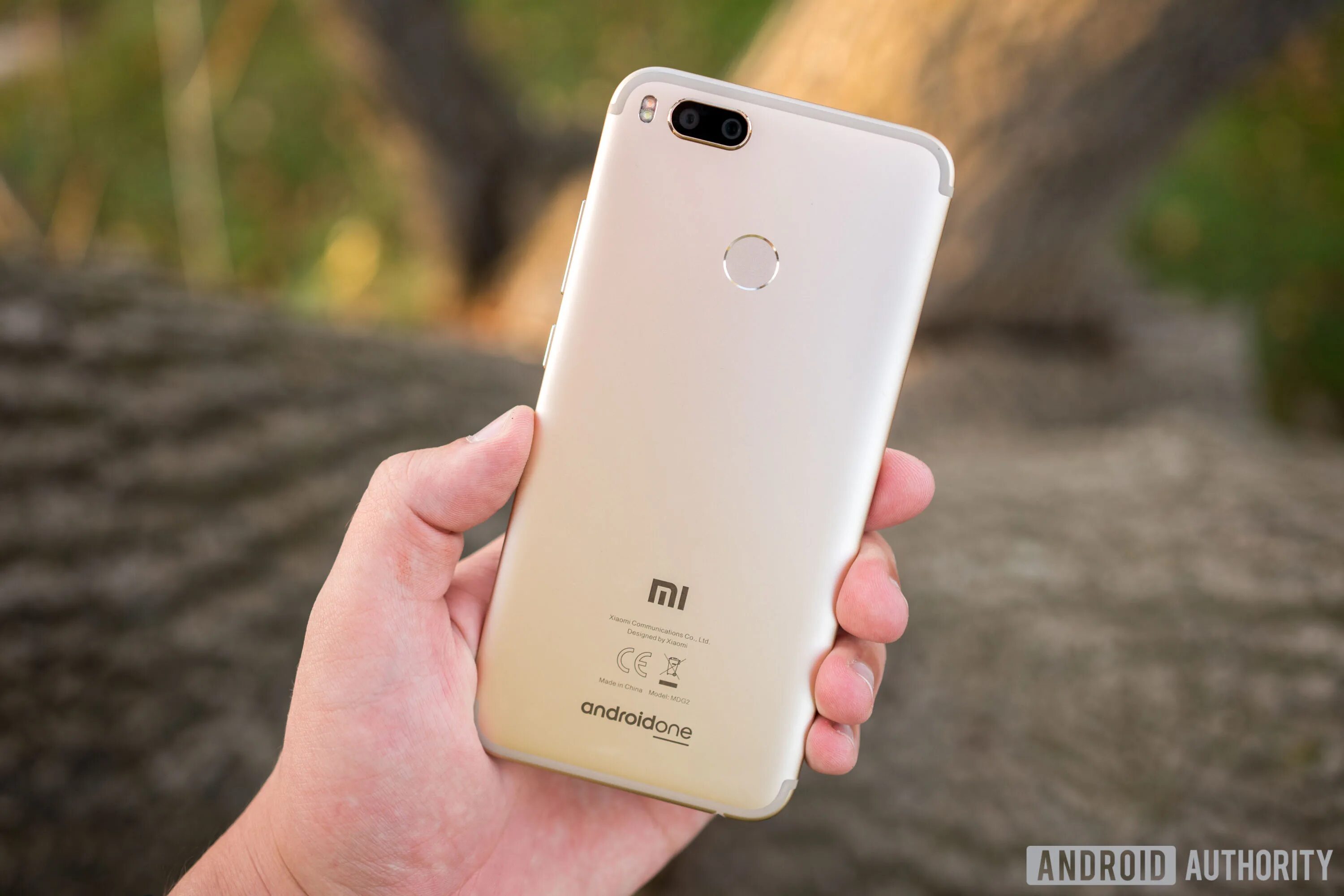 Xiaomi mi a2. Xiaomi mi a2 Xiaomi. Xiaomi mi a2 Lite в руке. Xiaomi mi 02.