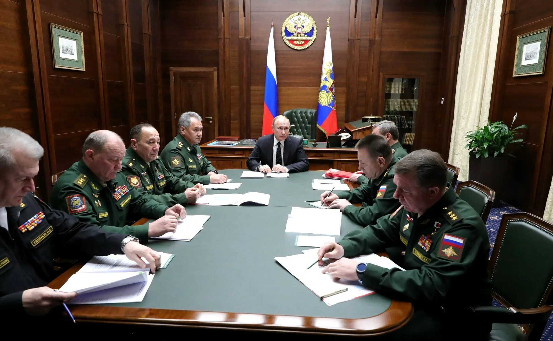 Встреча мин. Путин коллегия минобороны. военная коллегия мо рф. коллегия министерства обороны россии. путин совещание с военными.