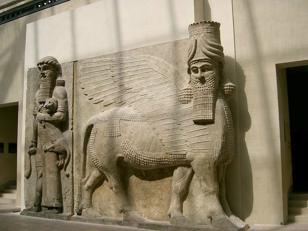 Шеду Ассирия скульптура. Шеду из дворца Саргона II В дур-Шаррукине. Ламассу Ассирия. Саргон 2 ассирийский царь. Месопотамия памятники