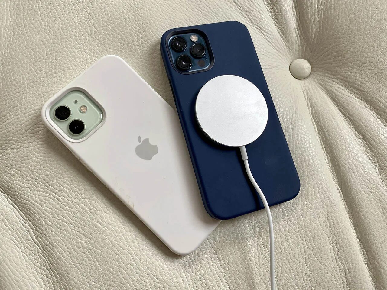 Iphone 15 silicone case magsafe. Iphone 12 Pro Max Silicone Case with MAGSAFE. Чехол iphone 12 Silicone MAGSAFE Soft Touch белый. Чехол 13 Pro Silicon Case MAGSAFE. Apple iphone 14 Pro Silicone Case with MAGSAFE - Midnight.