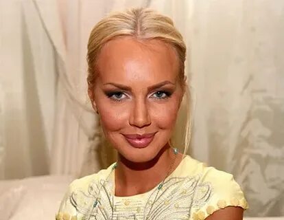 Төрт аяғында жалаңаш Маша Малиновская