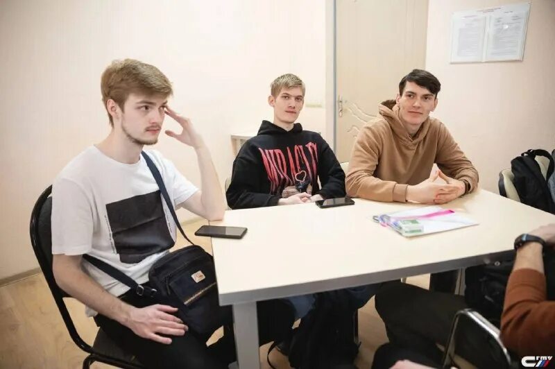 Экономический институт саратов. Социально-экономический институт саратов сгту. Экономический колледж саратов имени плеханова. Саратов экономический университет радищева. Институт плеханова саратов.