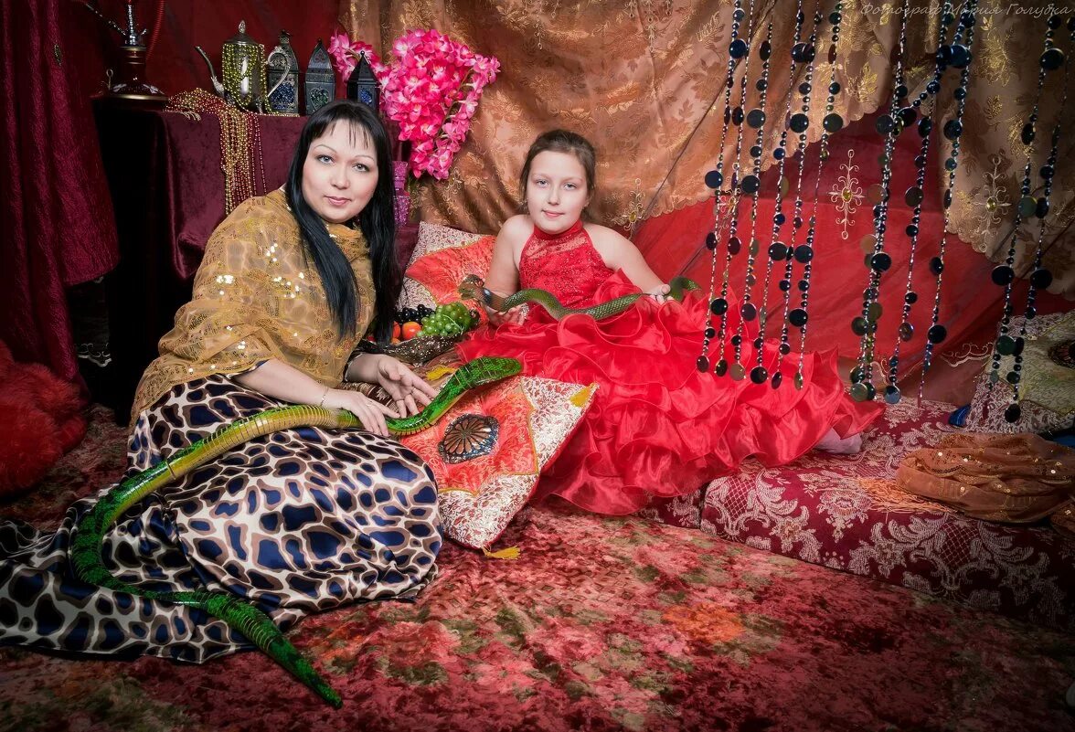 Современная восточная семья. Восток семей. Восток семей. Султану марокко мулайу исмаилу. Семьи востока картинки.