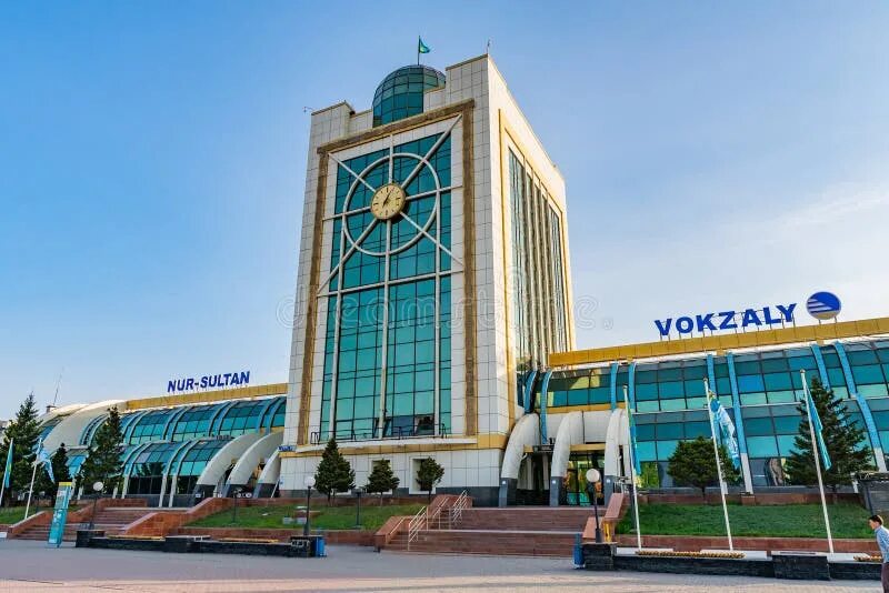 Вокзал астана нур-султане. Нурсултан астана жд вокзал. Новый жд вокзал астана. Астана железнодорожный вокзал. Нурсултан астана жд вокзал.