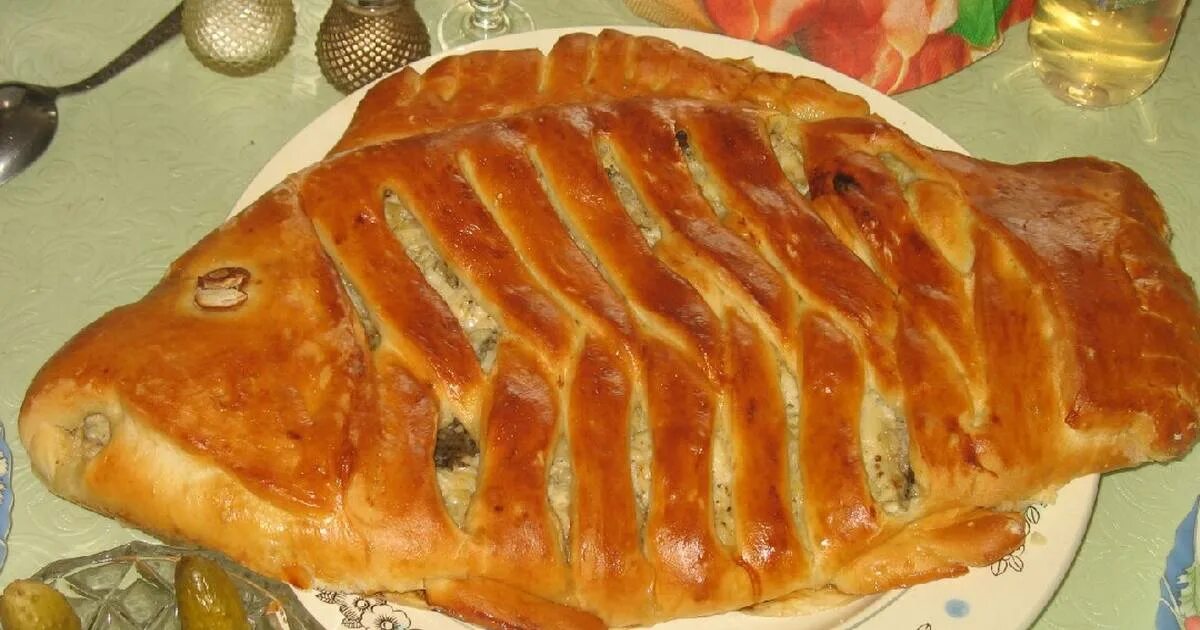 Пирог с сайрой и рисом в духовке. Пирог с рыбой. Киш лосось штолле. Рыбник черинянь. Двенадцатислойная кулебяка.