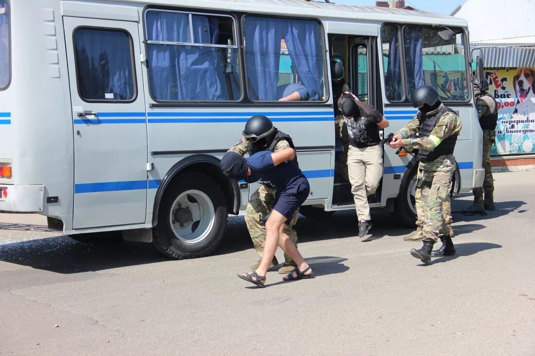 Захват автобуса террористами. Транспортный терроризм. Захват чс