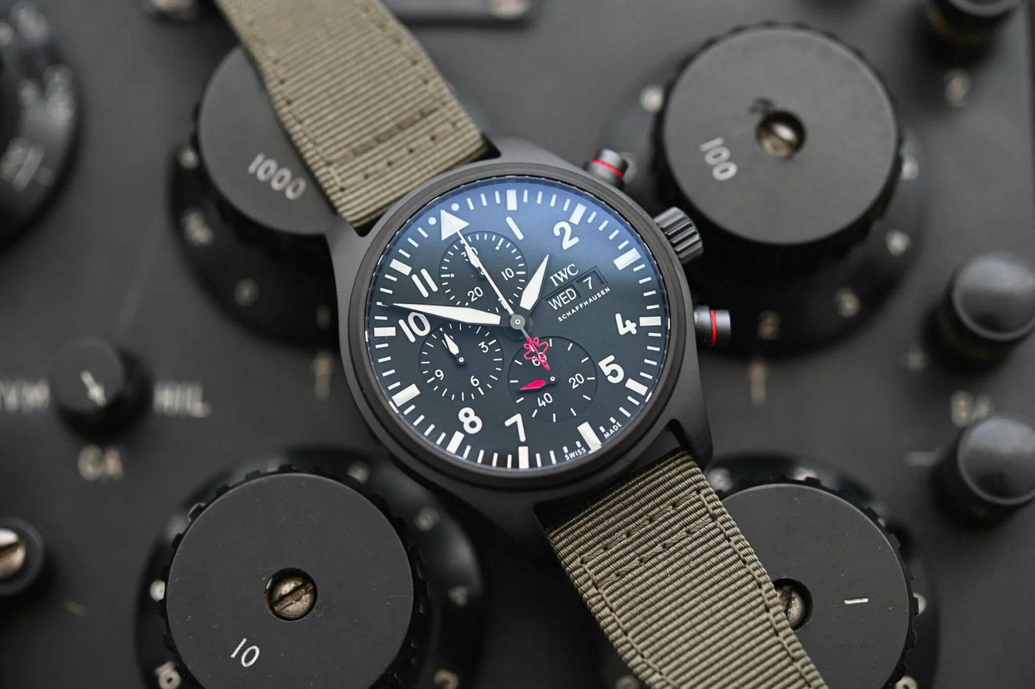 Часы IWC Pilot. IWC Pilot Chronograph. Часы Schaffhausen Top Gun. IWC Schaffhausen Pilot's watch черные. Pilot's watch