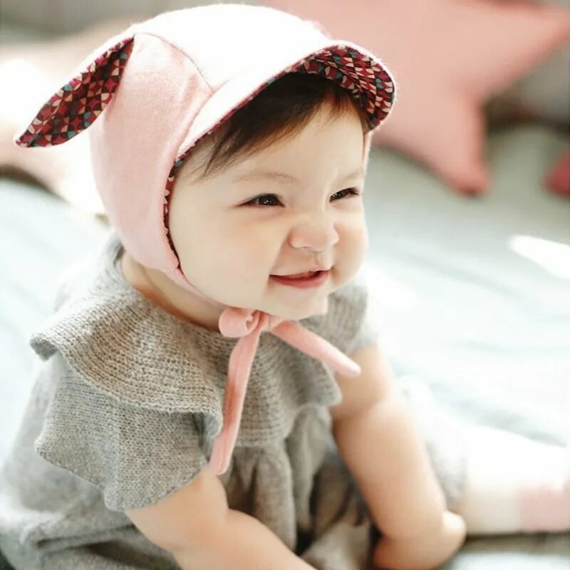 Bricc baby hat. Шапка для детей. Панамка для новорожденной девочки. Детские шапки для новорожденных. Bebe bereleri.