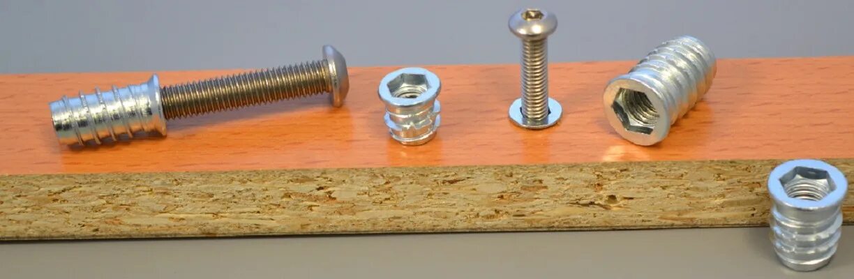 Болт резьба 1. Вкручивается болт. Stainless steel bolt nut tightening. Конфирмат,винт-стяжка,евровинт 7*50 мм. Металлоконструкции на болтах.