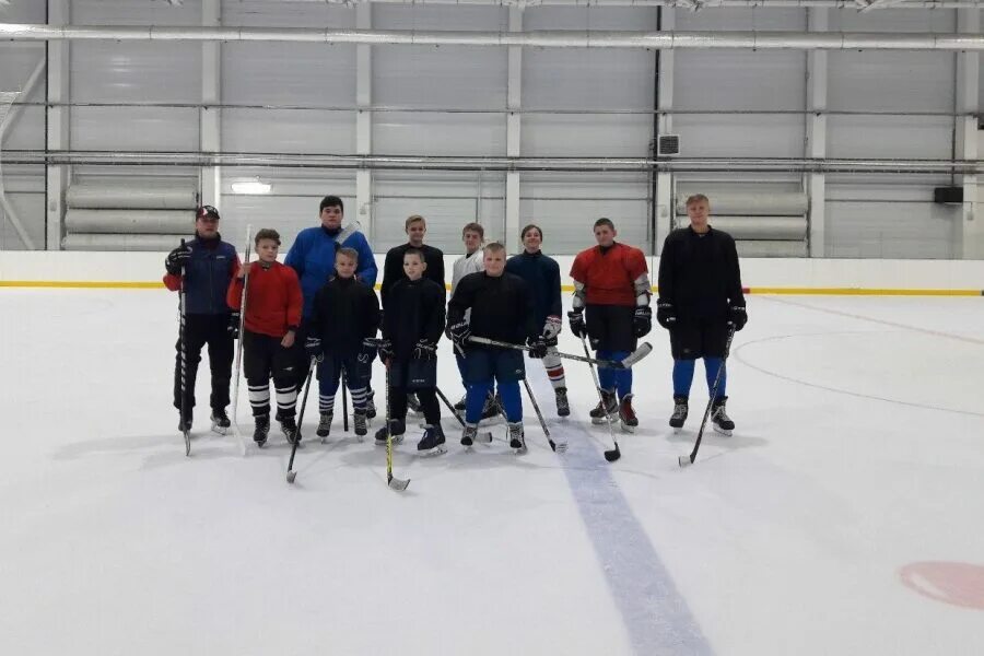 ледовый дворец строитель белгородская область. ледовый каток мурманск. каток строитель ледовая арена. стадион строитель селятино каток. ледовая арена мышкина селятино.