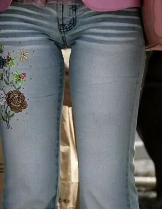 девушка штаны между ног. через джинсы. девушки между. девушка штаны между ног. девушка штаны между ног.