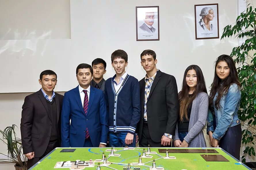 Студент узбек. Учеба в Корее для узбекистанцев. Россия и Узбекистан студенты. Узбекские студенты.