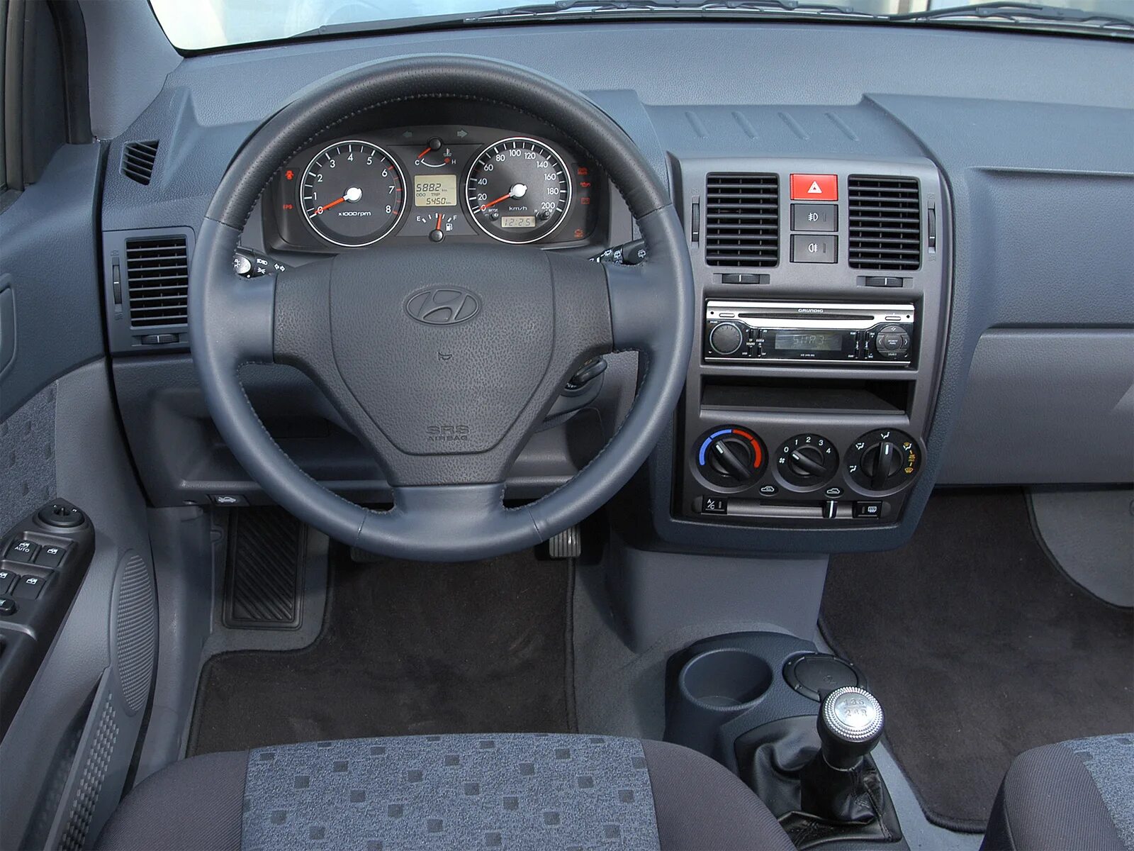 Панель гетц 2008. Hyundai getz 2007 салон. hyundai getz 2008 салон. hyundai getz 2004 салон. hyundai getz салон.