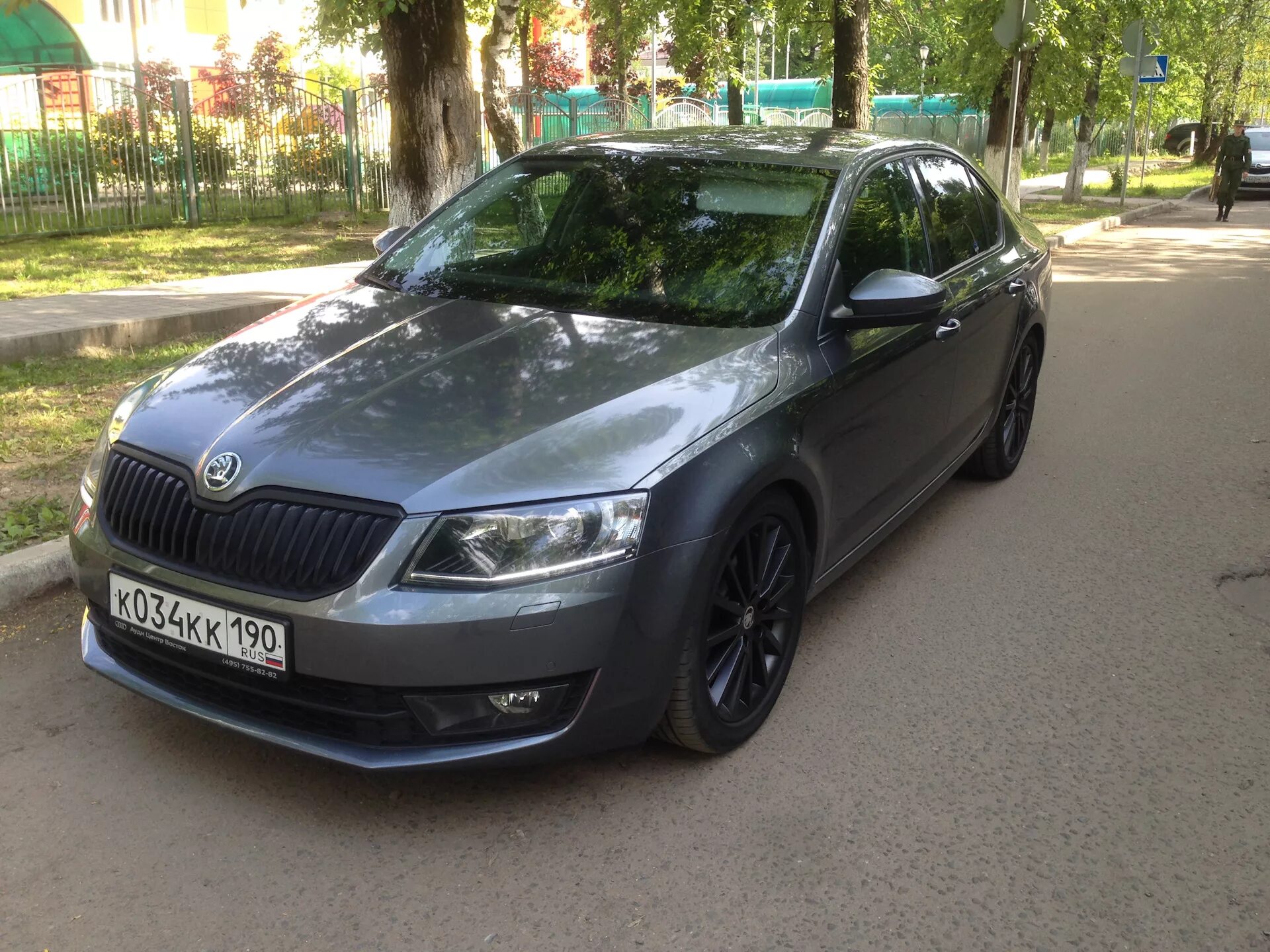 Skoda octavia a7 black. Skoda Octavia черная r18. Шкода а7 серая. Škoda Octavia a7 черная.