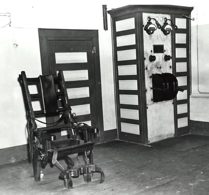 Пытка электрическим стулом. Смертная казнь в США электрический стул. Электрический стул Флорида.
