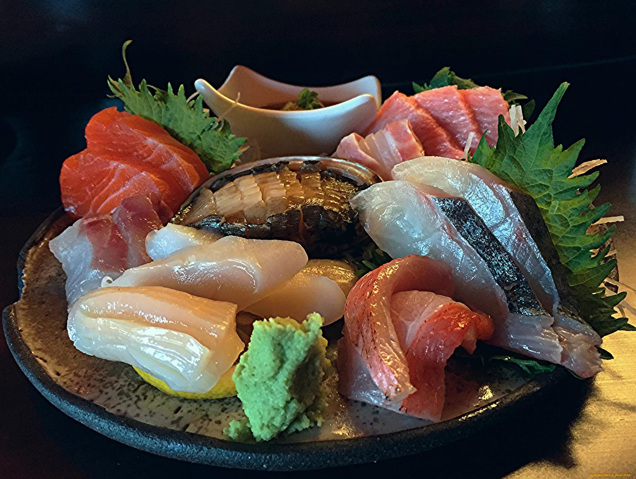 Морепродукты ракообразные, моллюски. Деликатес еда. Деликатес еда. Деликатес еда. Морепродукты.