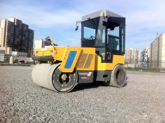 Бомаг каток 4 тонн. Виброкаток Komatsu WA 10. Виброкаток Komatsu WA 100. Виброкаток 2,2 тонны. Каток 4 тонны