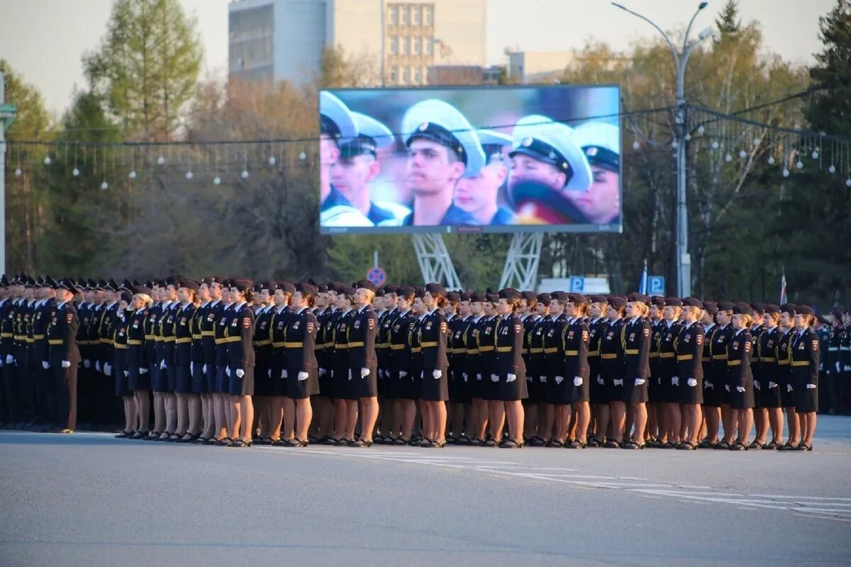 Репетиция парада 07.05.2022 Новосибирск. Репетиция парада Новосибирск. Парад Победы 2022 в Новосибирске. Площадь Ленина в Новосибирске парад 9 мая.