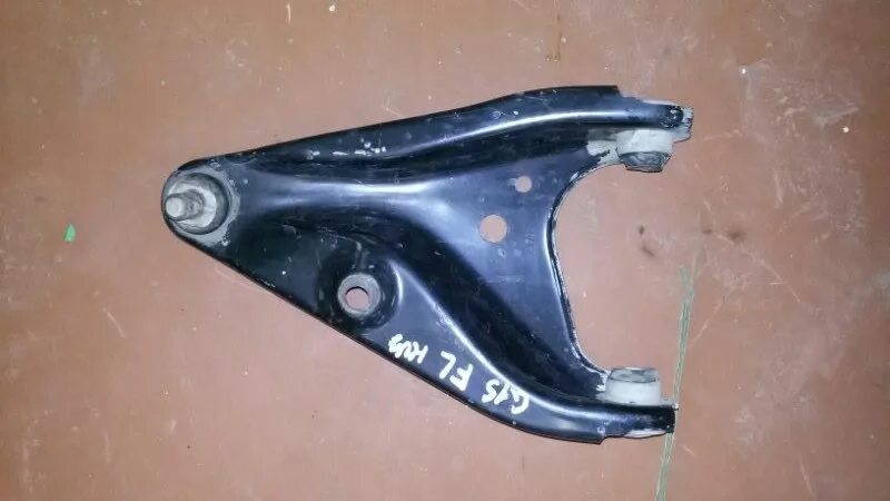 Рычаг передний альмера g15. Рычаг подвески ниссан альмера g15. рычаг передний ниссан альмера g15. рычаг передней подвески альмера g15. нижний рычаг ниссан альмера g15.