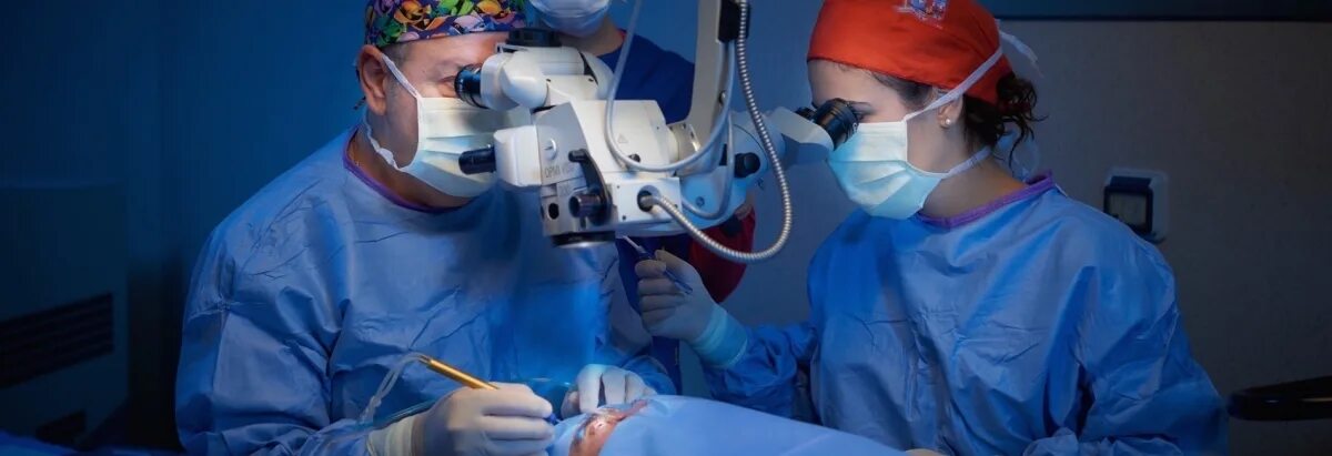 Микрохирургические операции. Офтальмологическая операция. Операция катаракта по полису