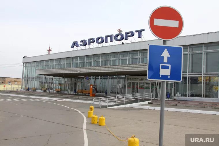 Автобус аэропорт савино. Большое Савино старый терминал. Аэропорт Пермь. Аэропорт Пермь самолеты. Аэропорт большое Савино самолет.