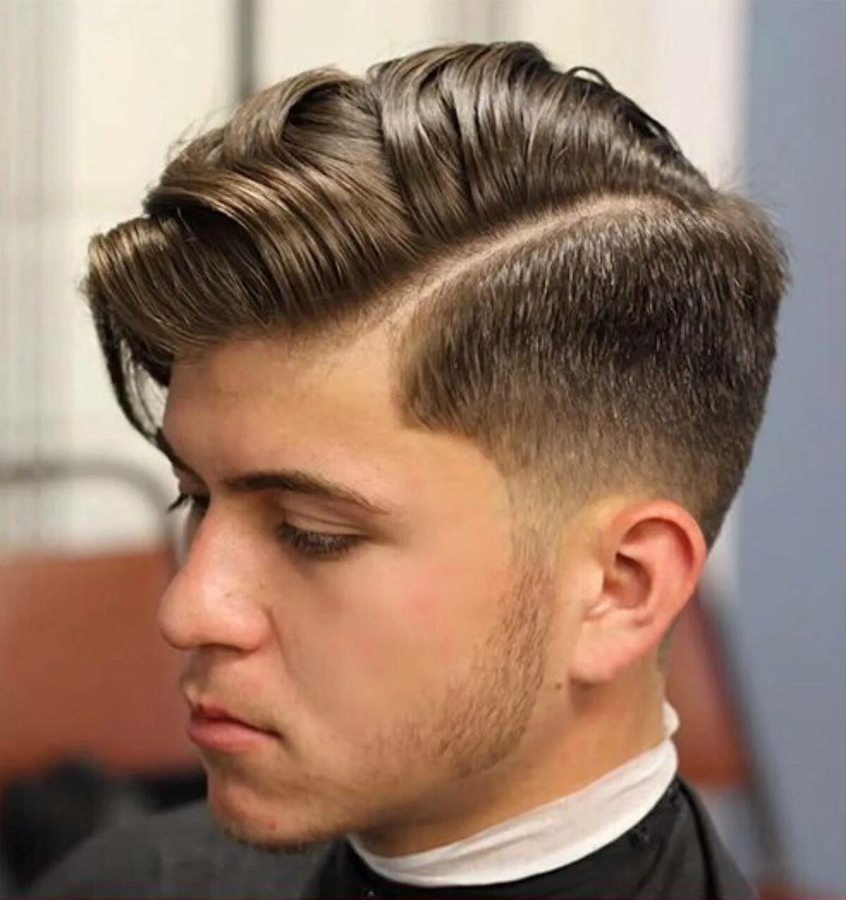 Фейд gzuz. Фейд андеркат. Канадка и британка. Стрижка classic pompadour. Фейд британка канадка.