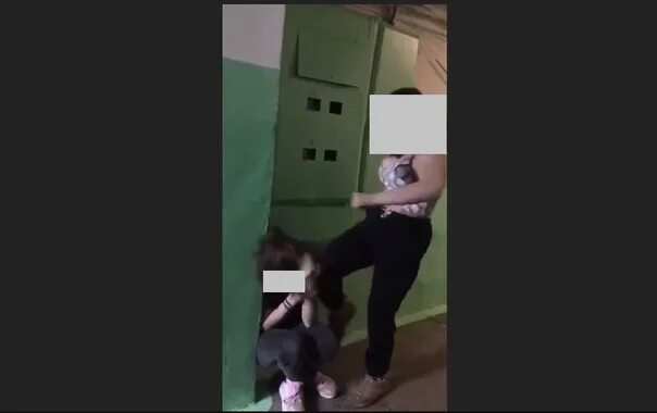Оставь девчонку малолетку