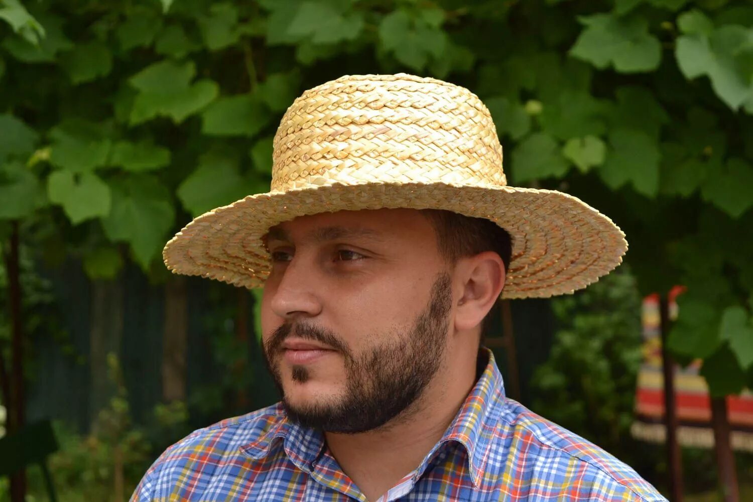 Украинская соломенная шляпа Брыль. Белорусская шляпа Брыль. Брыль головной убор белорусский. Соломенный Брыль. Мужская голова в соломенной шляпе