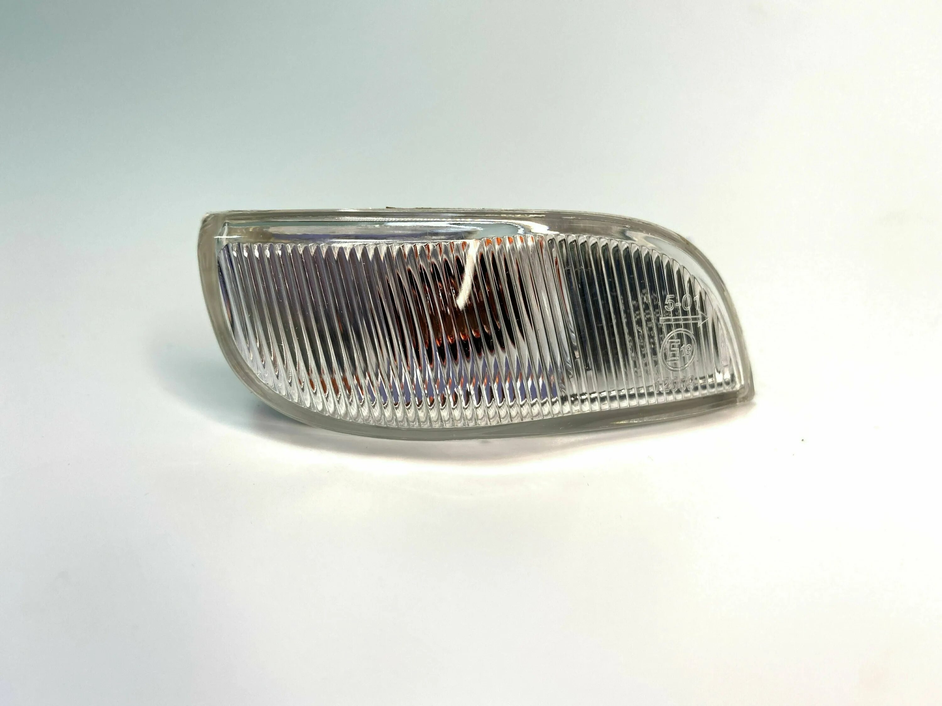 патрон лампы renault logan 2 7701069725. поворотники логан 2. повторитель поворота рено сандеро 2. поворотники логан 2. повторитель поворота рено логан 2 левый.