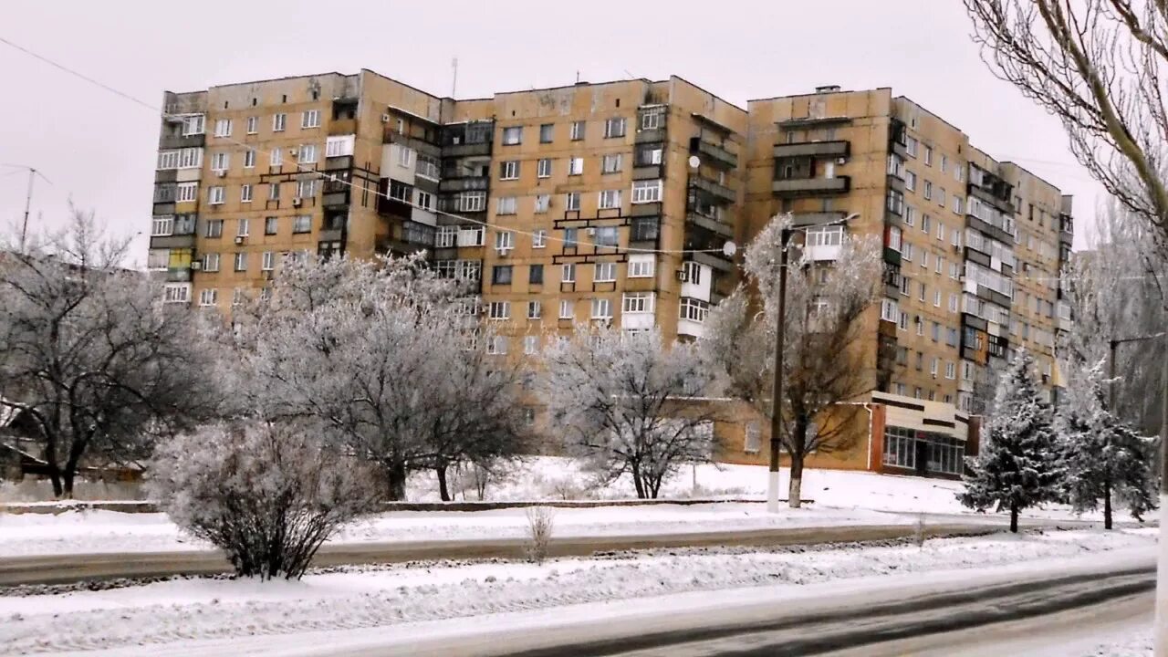 Г г снежков. Снежное город Украина. Город Снежное Донецкая. Поселок Снежное Донецкая область. Гагарина 36 город Снежное.