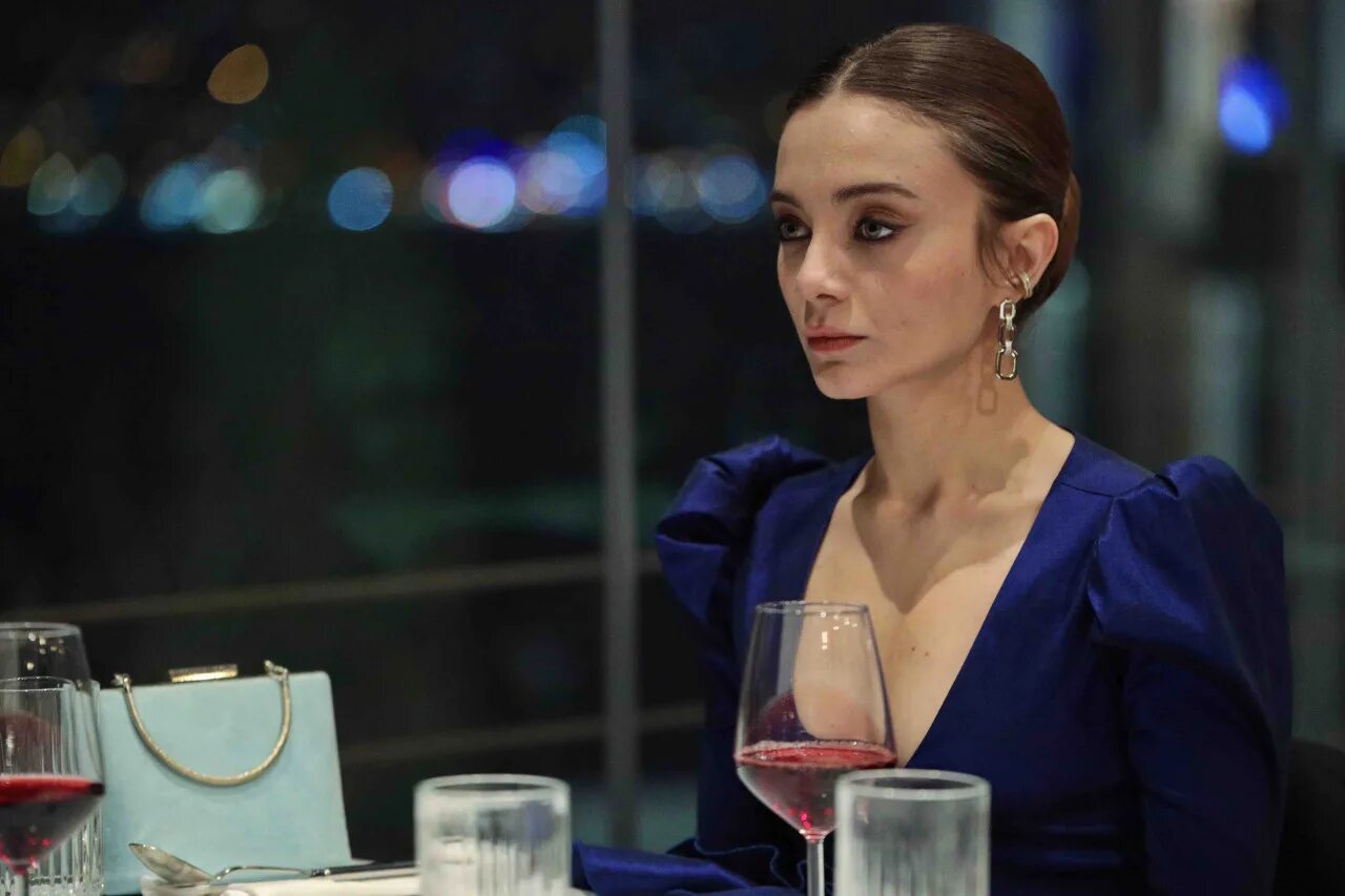 эфсун из чукура. дамла сонмез актриса. эфсун из чукура. дамла сонмез чукур. эфсун кент чукур.