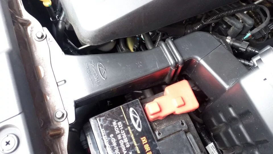 Подогрев на чери тигго. Chery tiggo 4 pro дмрв. chery tiggo 4 забор воздуха в салон. чери тигго двигатель chery tiggo 2.0 воздушный клапан. воздуха заборник воздушного фильтра на мазду bongo приморский край.