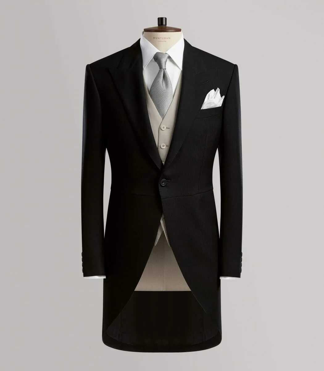 Morning coat. Сюртук визитка. Ив сен лоран tuxedo. Эдди редмэйн в костюме. Мужчина в смокинге.