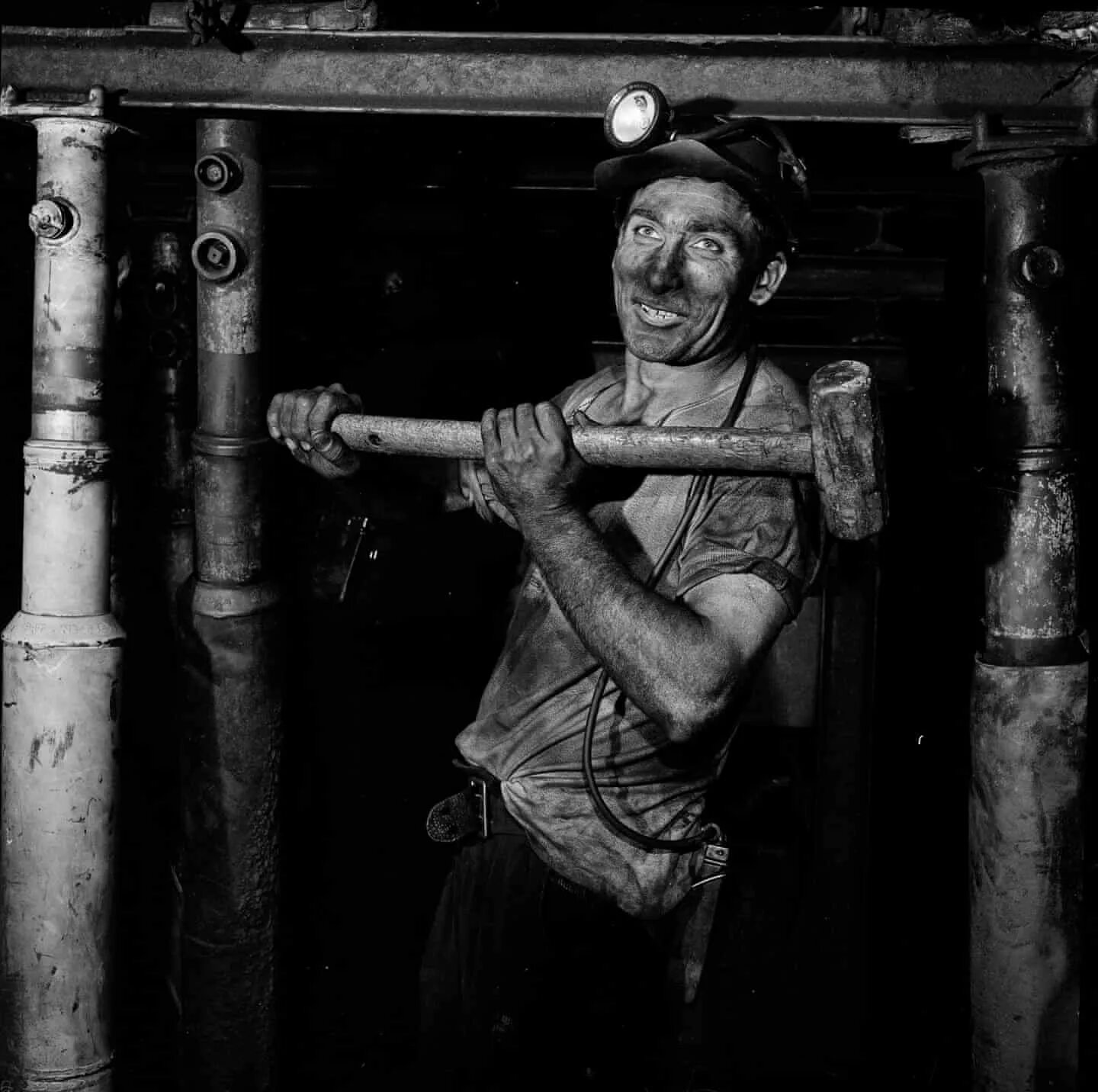 Старинные шахтеры. Современный Шахтер. Американские шахтеры. Шахтер уголь. Voices miners funders