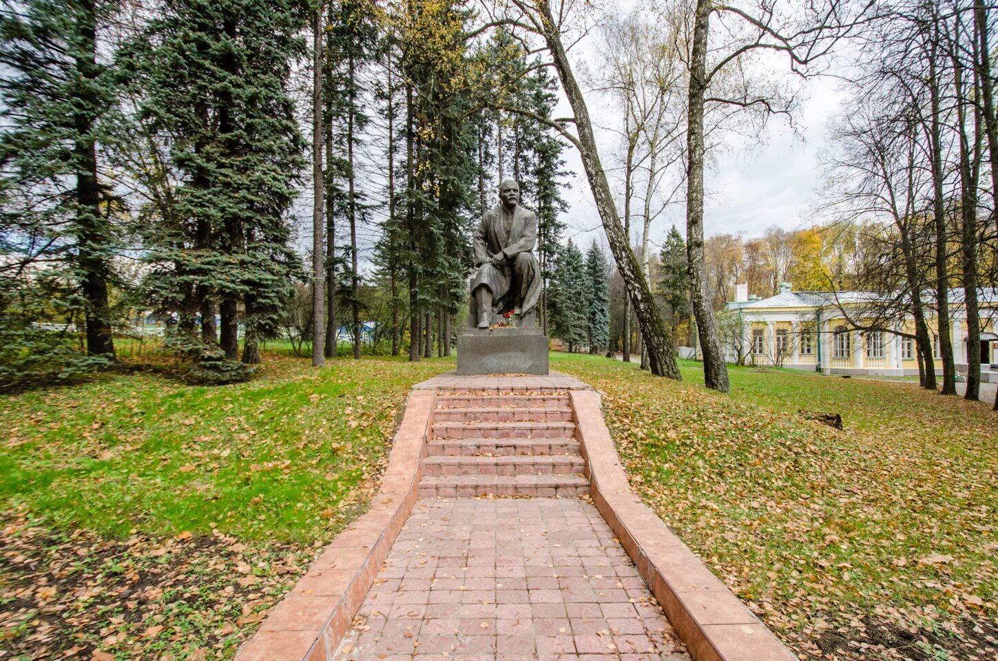 Горки Ленинские. Ленинские горки аллея памятников. Ленинские горки Московская область. Парк Ленинские горки.