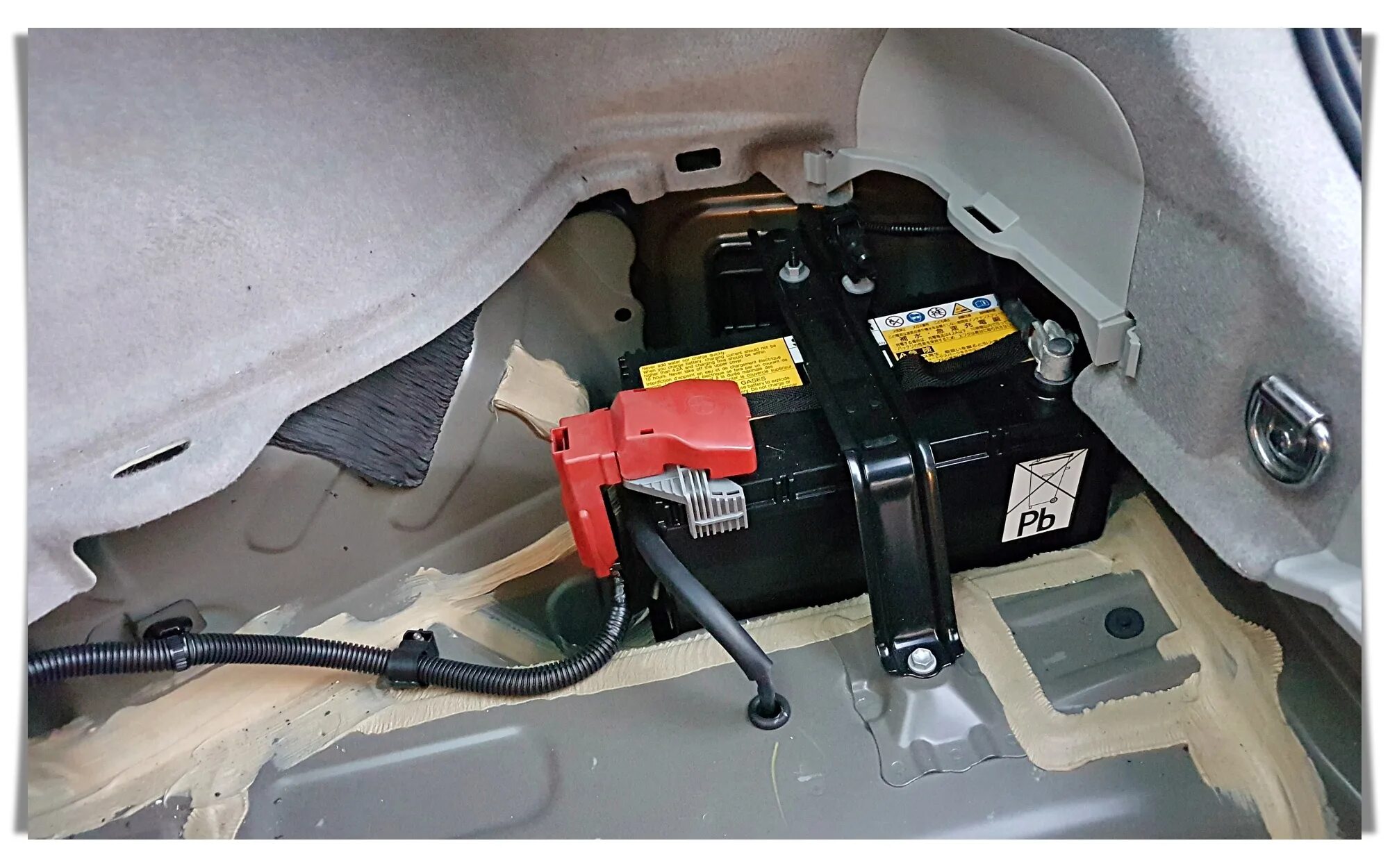 Приус zvw40 батарея. Акб приус 20. Аккумулятор тойота приус 20. Аккумулятор toyota prius 20. Акб тойота приус 30.