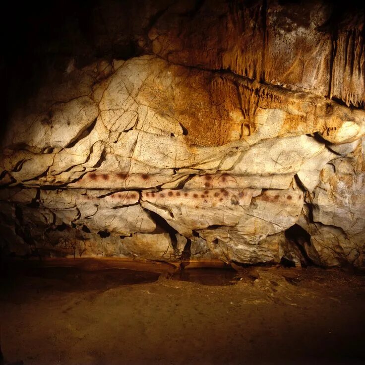 Ancient cave. Пещера Кастильо weird West. Пещера рисунок.