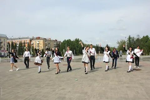 Танцы выпускных классов