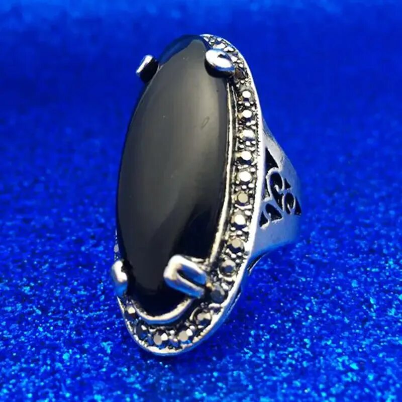 Кольцо агат Тибет. Кольцо с большим овальным камнем. Перстень женский с черным камнем. Кольцо с овальным черным камнем.