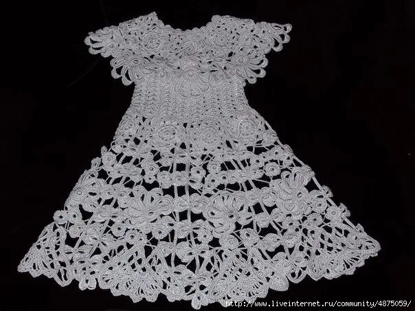 платье крючком для девочки. платье крючком для девочки 2 года. вчзанное платье для девочки. красивое платье для девочки крючком. ажурные платья крючком девочке год.