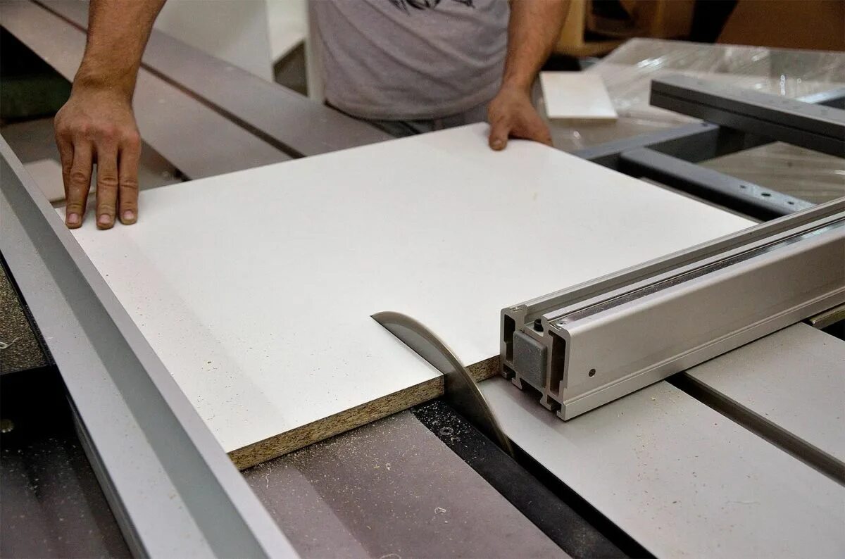 распил и кромление лдсп. раскрой лдсп. распил могилев. распил лдсп 1035*560мм с кромкооблицовкой. распил мебельного щита.