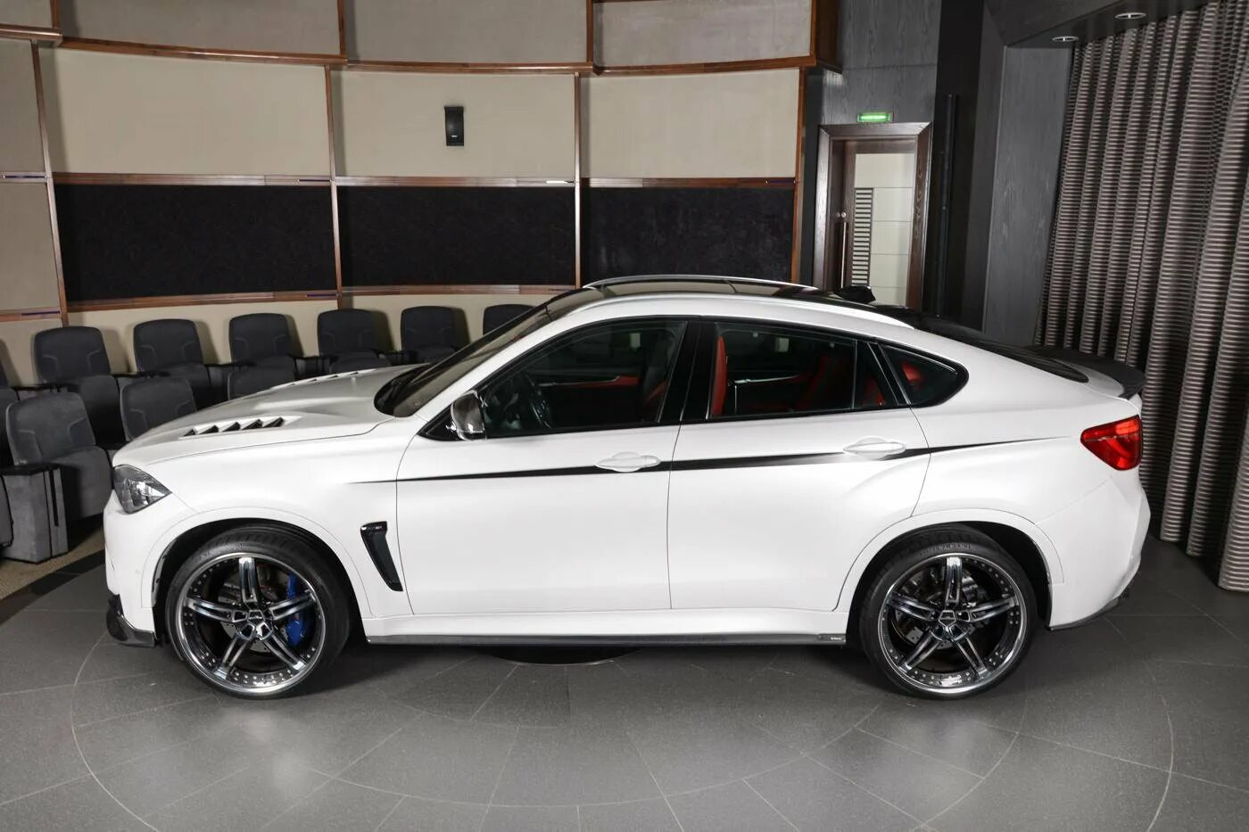 White x6. BMW x6 m3. BMW x6 m 2017 белая. BMW x6m белый. BMW x6 m пакет.